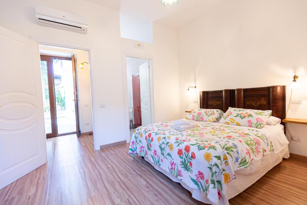 Villa La Quercia ميتا المظهر الخارجي الصورة