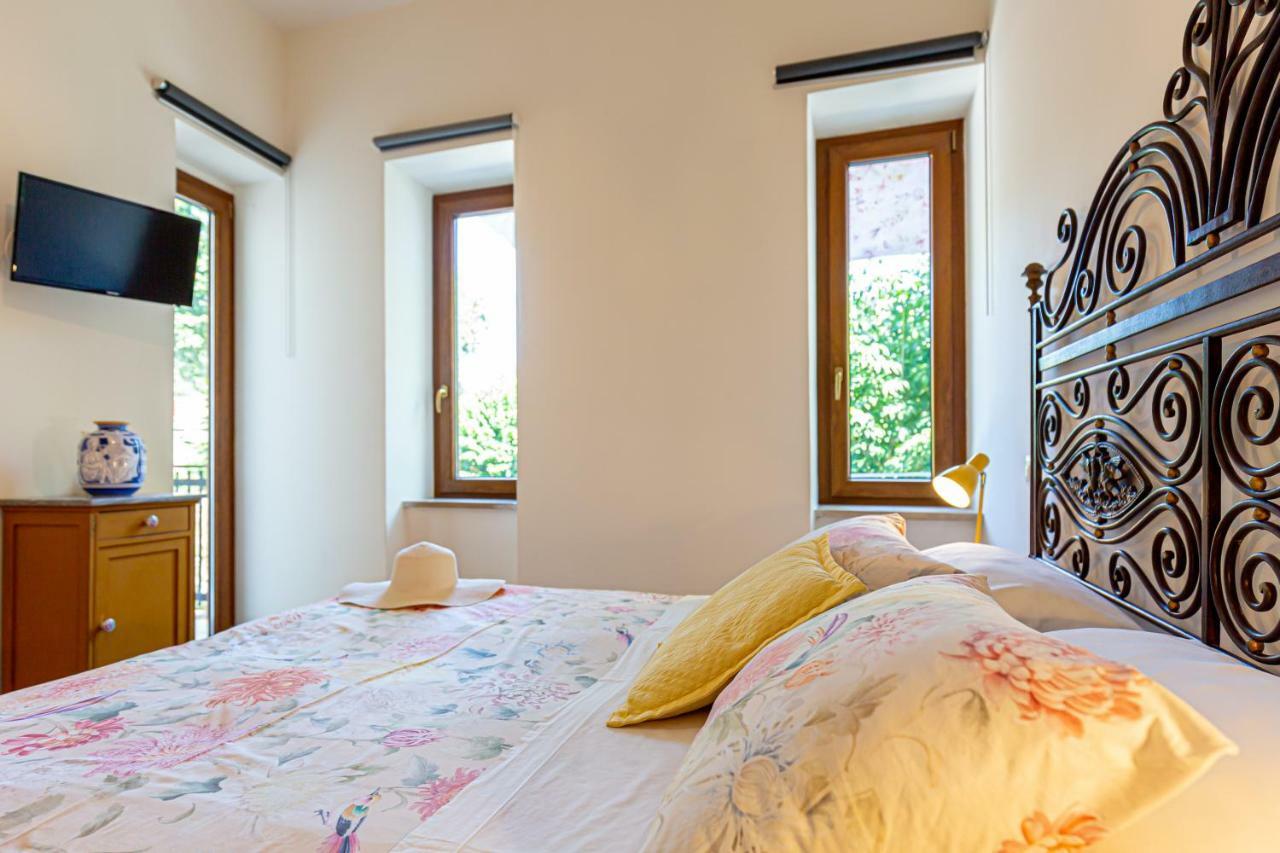 Villa La Quercia ميتا المظهر الخارجي الصورة