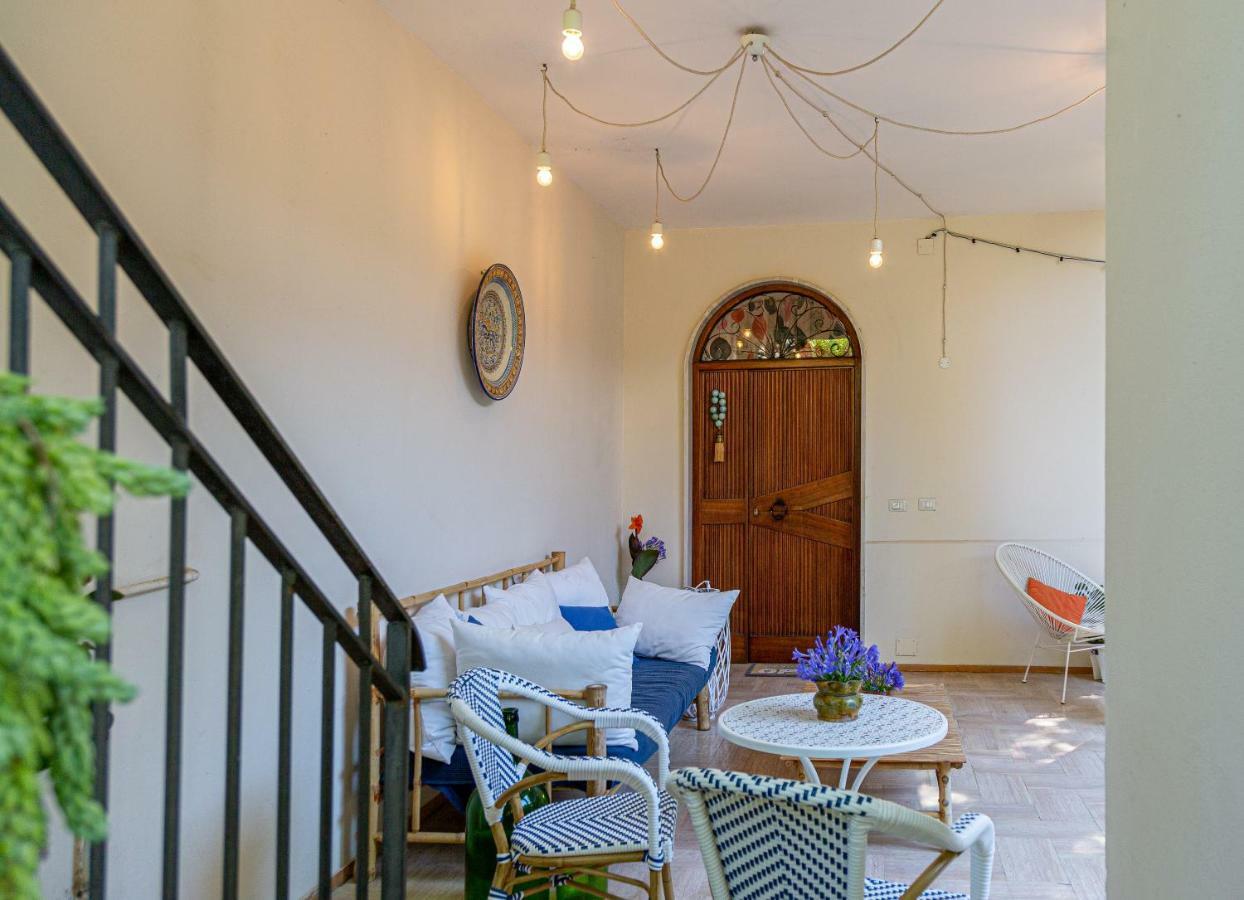 Villa La Quercia ميتا المظهر الخارجي الصورة